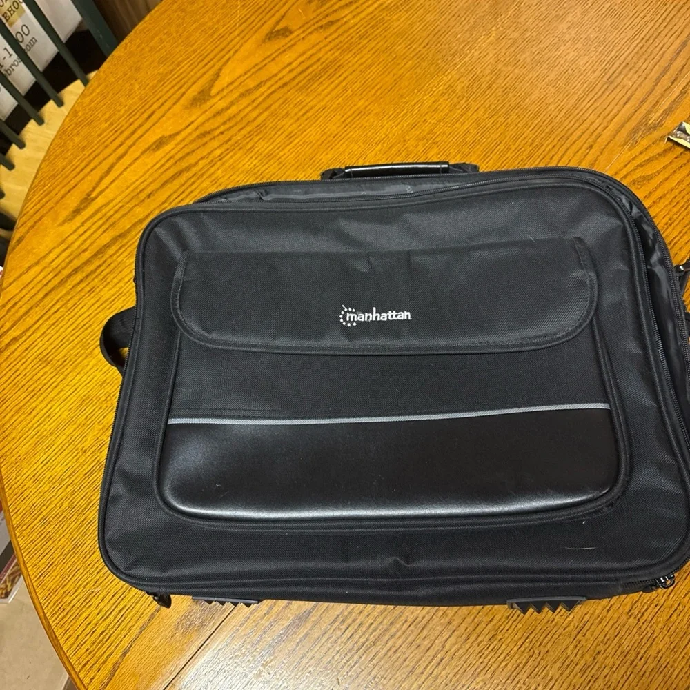 Manhattan Black Laptop Bag -